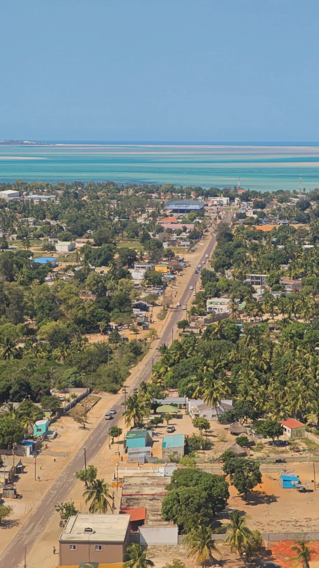 Vista aérea sobre a vila de Vilankulo, Moçambique